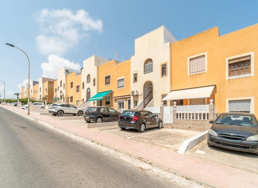 1 soveværelse Lejlighed til salg i Torrevieja med swimmingpool - € 149.000 (Ref: 10006817)