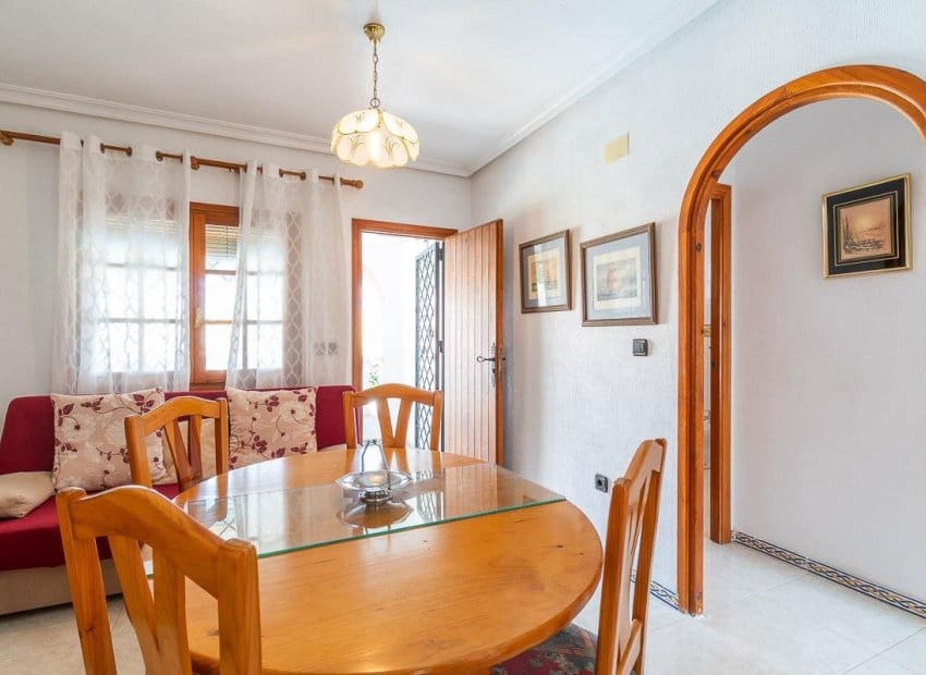 1 soveværelse Lejlighed til salg i Torrevieja med swimmingpool - € 149.000 (Ref: 10006817)