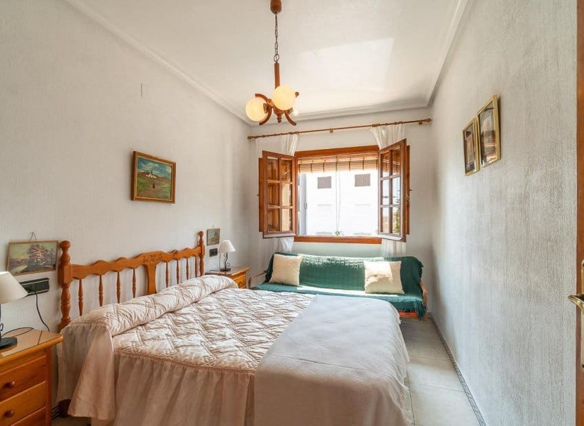 1 soveværelse Lejlighed til salg i Torrevieja med swimmingpool - € 149.000 (Ref: 10006817)
