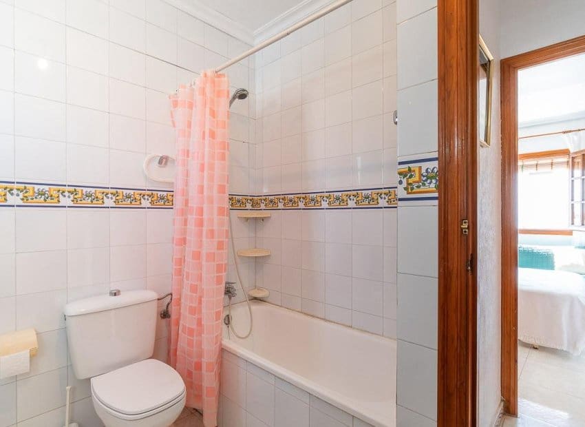 1 soveværelse Lejlighed til salg i Torrevieja med swimmingpool - € 149.000 (Ref: 10006817)