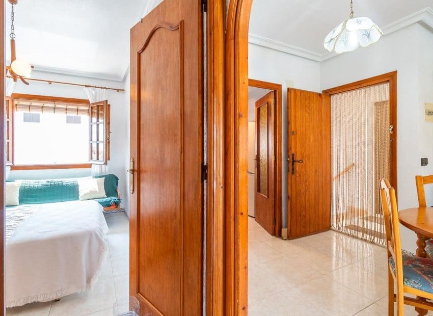 1 soveværelse Lejlighed til salg i Torrevieja med swimmingpool - € 149.000 (Ref: 10006817)