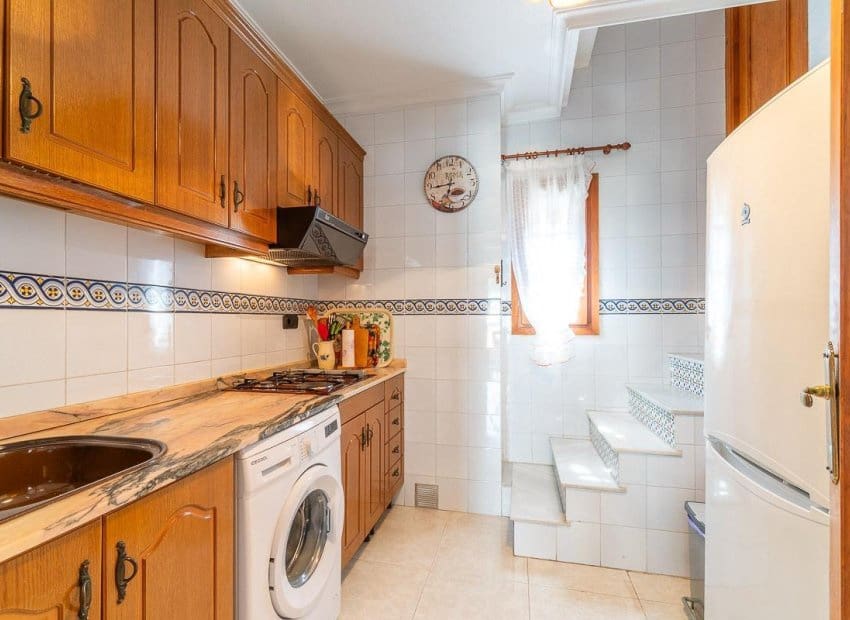 1 soveværelse Lejlighed til salg i Torrevieja med swimmingpool - € 149.000 (Ref: 10006817)