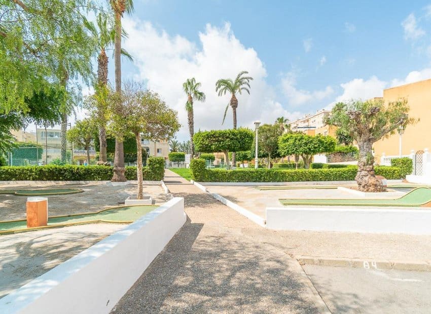 1 soveværelse Lejlighed til salg i Torrevieja med swimmingpool - € 149.000 (Ref: 10006817)