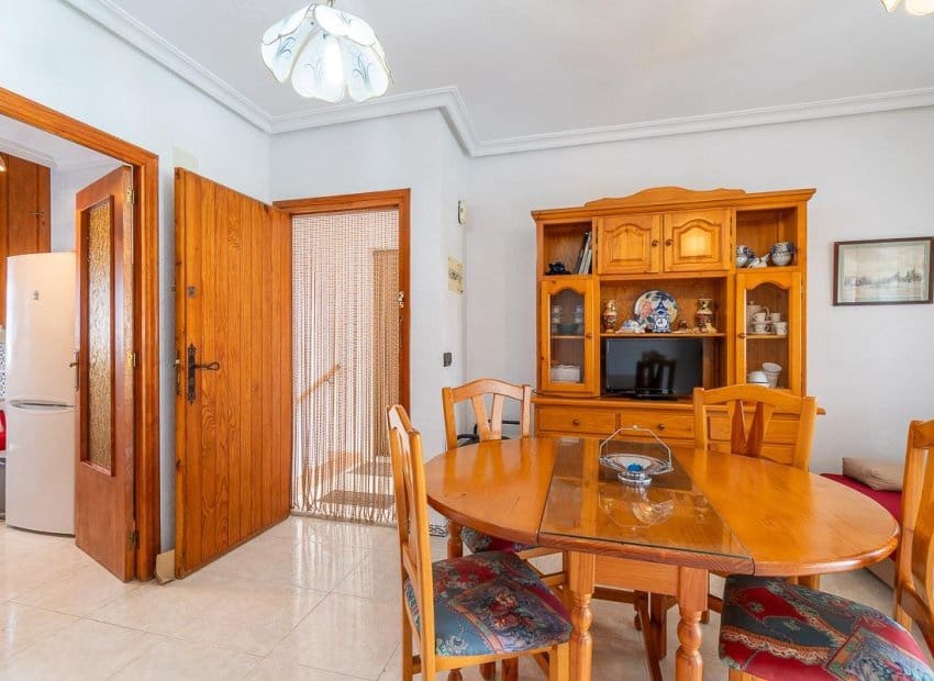 1 soveværelse Lejlighed til salg i Torrevieja med swimmingpool - € 149.000 (Ref: 10006817)