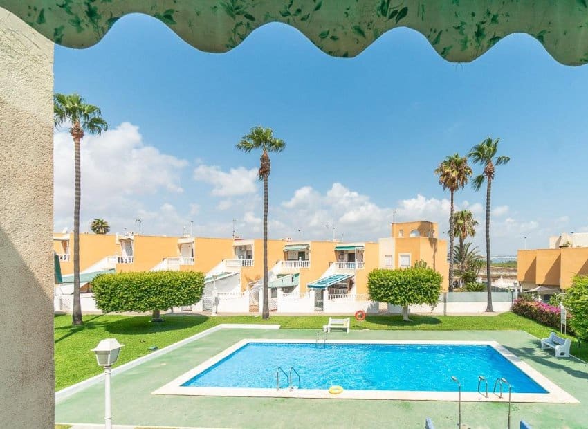 1 soveværelse Lejlighed til salg i Torrevieja med swimmingpool - € 149.000 (Ref: 10006817)