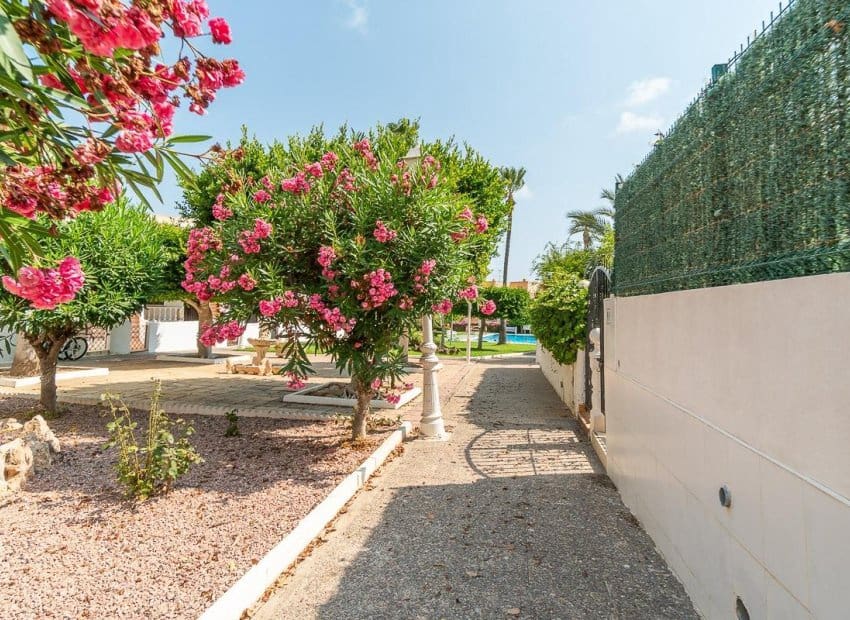 1 soveværelse Lejlighed til salg i Torrevieja med swimmingpool - € 149.000 (Ref: 10006817)