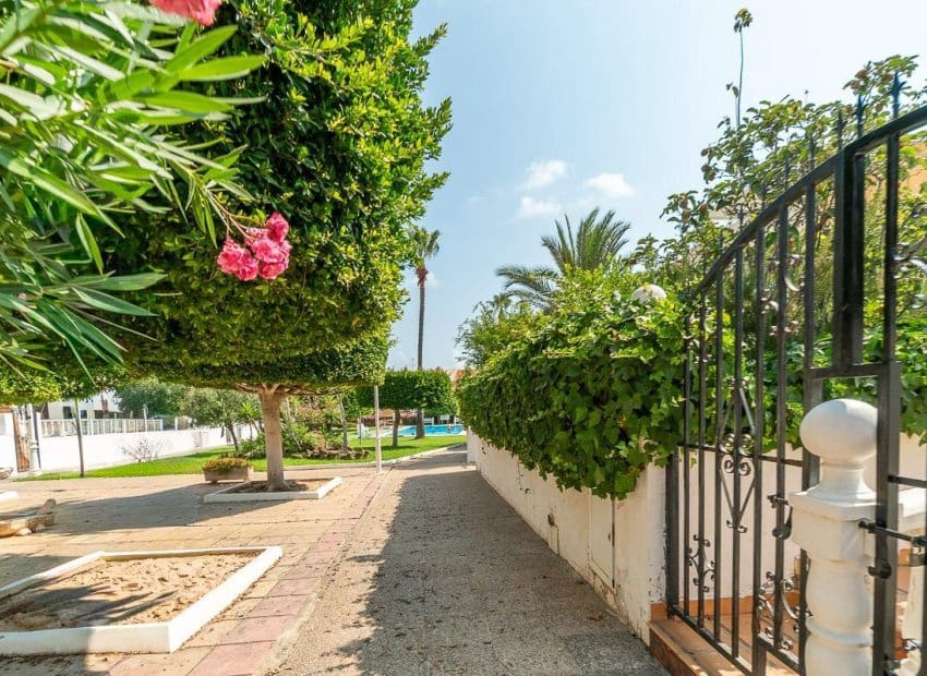 1 soveværelse Lejlighed til salg i Torrevieja med swimmingpool - € 149.000 (Ref: 10006817)