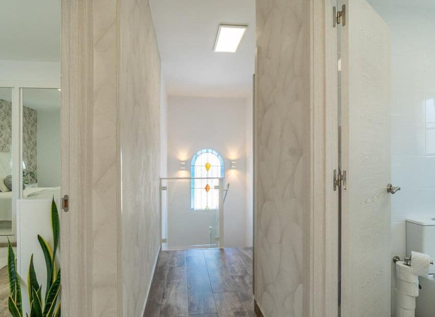 4 slaapkamer Villa te koop in Filipinas met zwembad - € 365.000 (Ref: 10006818)