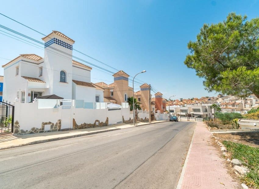 4 slaapkamer Villa te koop in Filipinas met zwembad - € 365.000 (Ref: 10006818)