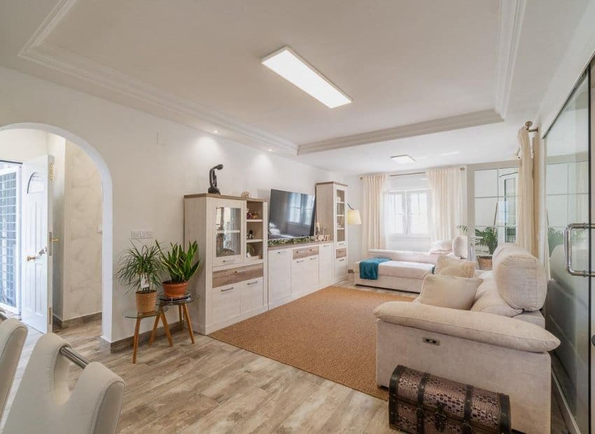 4 slaapkamer Villa te koop in Filipinas met zwembad - € 365.000 (Ref: 10006818)