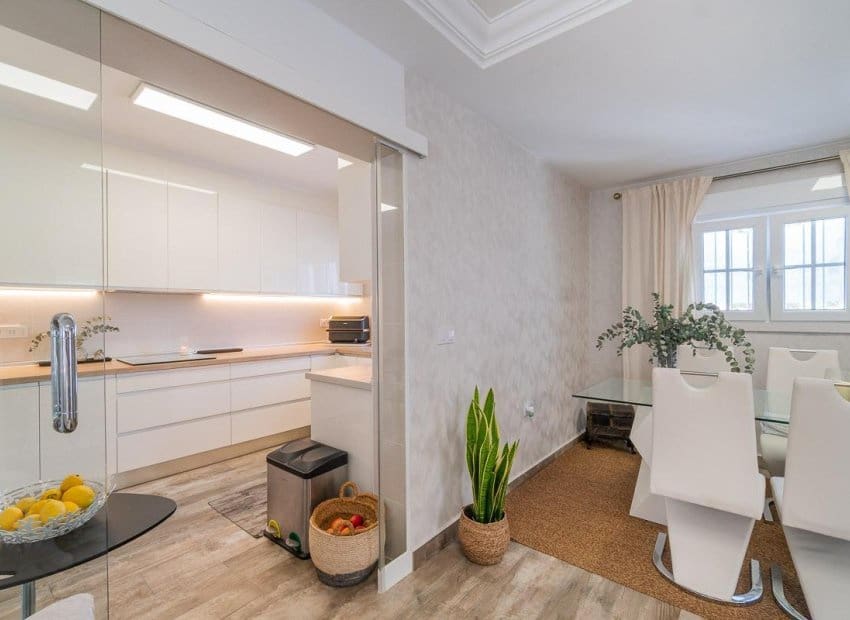 4 slaapkamer Villa te koop in Filipinas met zwembad - € 365.000 (Ref: 10006818)