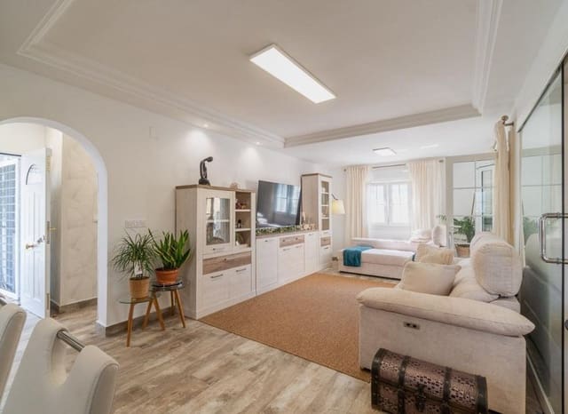 4 slaapkamer Villa te koop in Las Filipinas met zwembad - € 365.000 (Ref: 10006818)