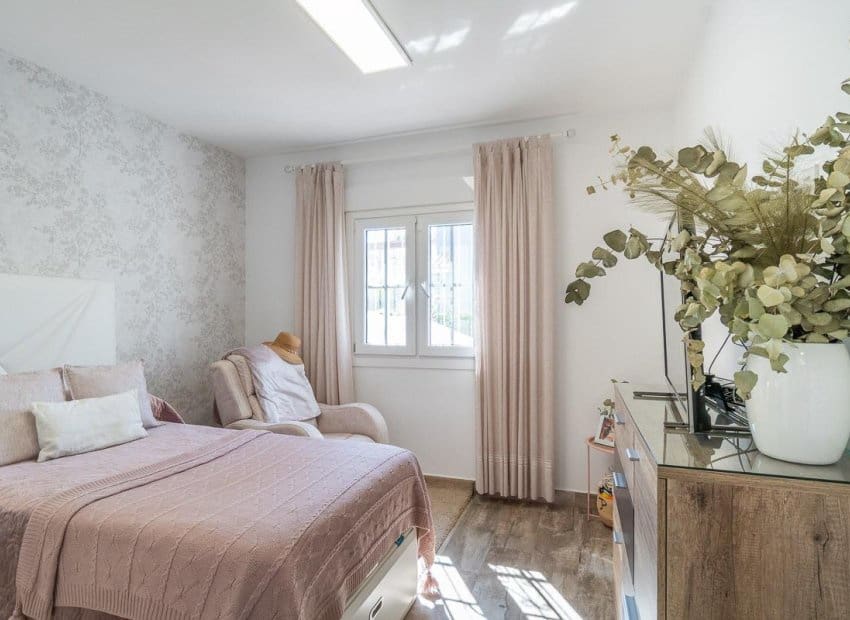 4 slaapkamer Villa te koop in Filipinas met zwembad - € 365.000 (Ref: 10006818)