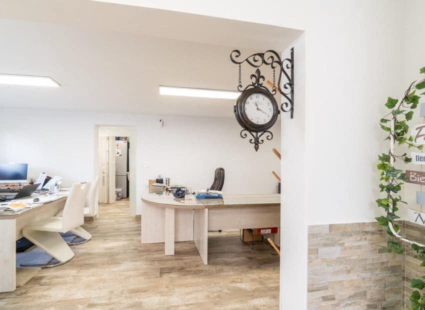 4 slaapkamer Villa te koop in Filipinas met zwembad - € 365.000 (Ref: 10006818)