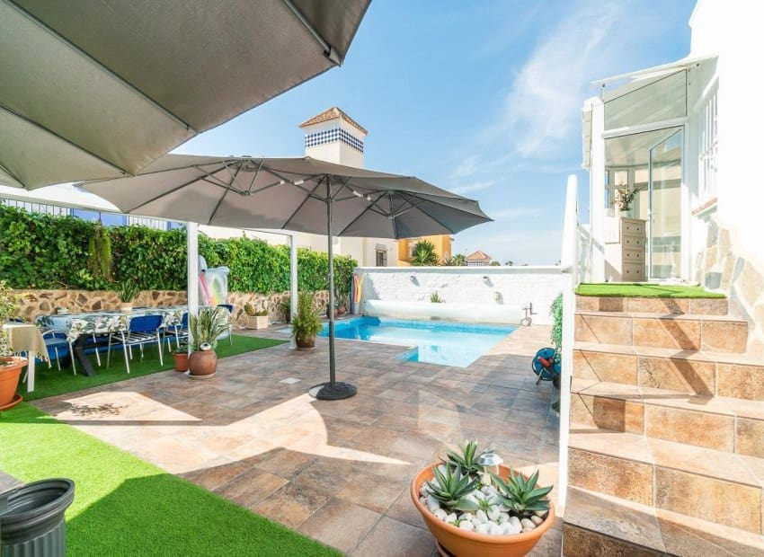 4 slaapkamer Villa te koop in Filipinas met zwembad - € 365.000 (Ref: 10006818)