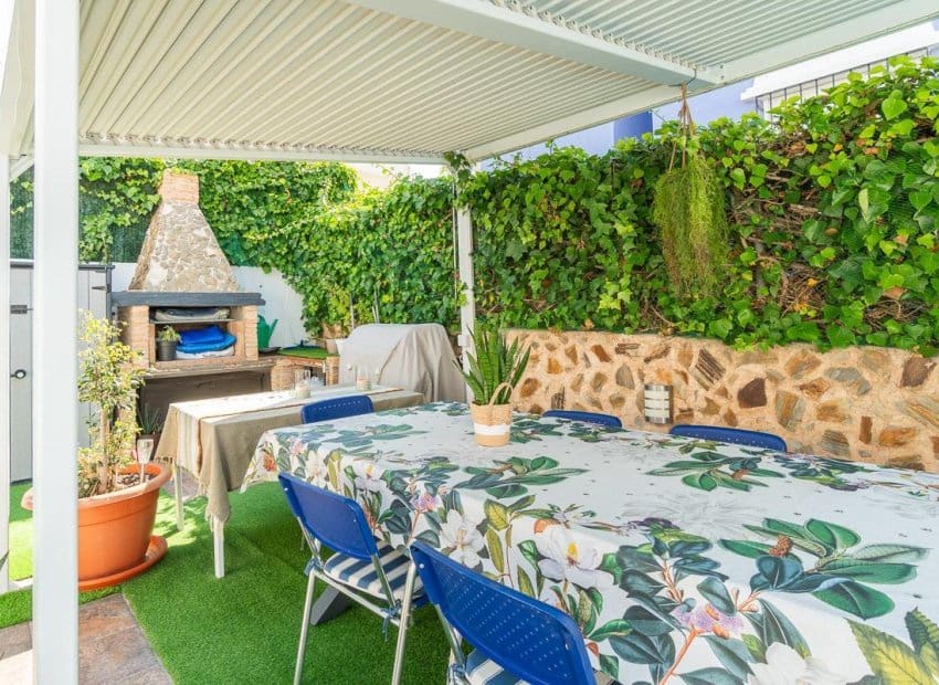 4 slaapkamer Villa te koop in Filipinas met zwembad - € 365.000 (Ref: 10006818)