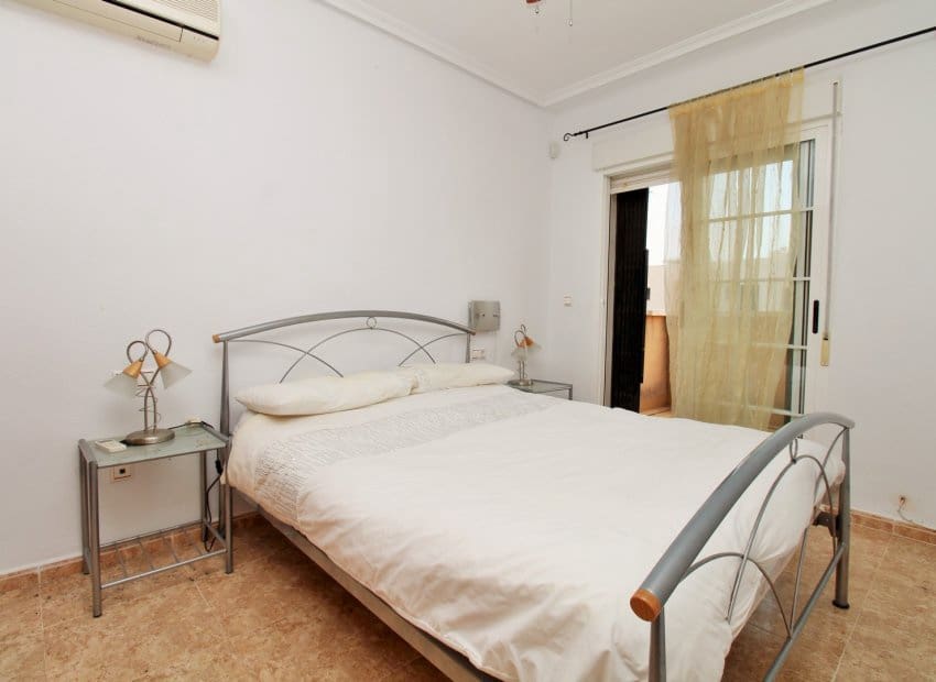 3 soveværelse Byhus til salg i Villamartin med swimmingpool - € 199.950 (Ref: 10019720)