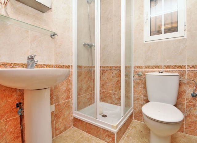 3 soveværelse Byhus til salg i Villamartin, Orihuela med swimmingpool - € 199.950 (Ref: 10019720)