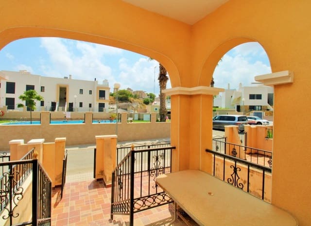 3 soveværelse Byhus til salg i Villamartin, Orihuela med swimmingpool - € 199.950 (Ref: 10019720)