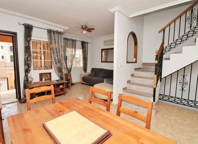 3 soveværelse Byhus til salg i Villamartin, Orihuela med swimmingpool - € 199.950 (Ref: 10019720)