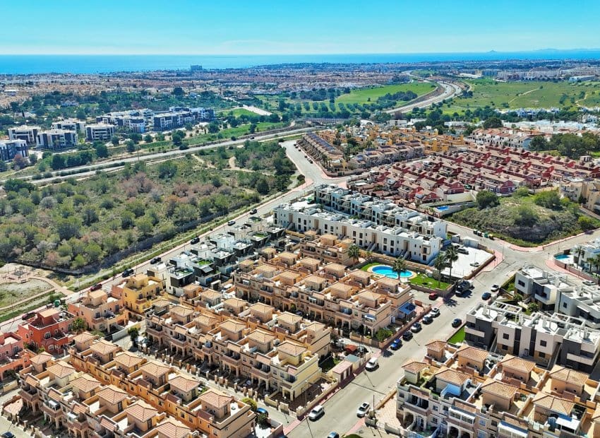 3 soveværelse Byhus til salg i Villamartin med swimmingpool - € 199.950 (Ref: 10019720)