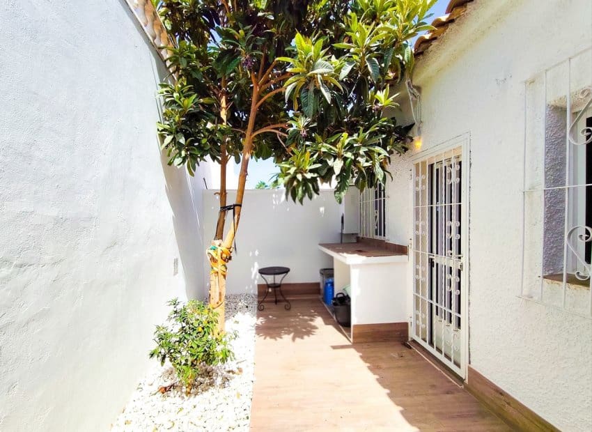 Casa de 3 habitaciones en Playa Flamenca en venta - 204.000 € (Ref: 10019722)