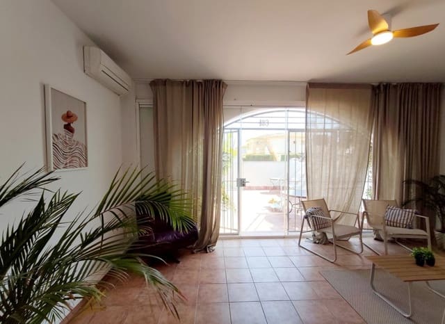 Casa de 3 habitaciones en Playa Flamenca, Orihuela en venta - 204.000 € (Ref: 10019722)