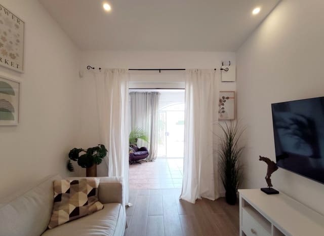 Casa de 3 habitaciones en Playa Flamenca, Orihuela en venta - 204.000 € (Ref: 10019722)