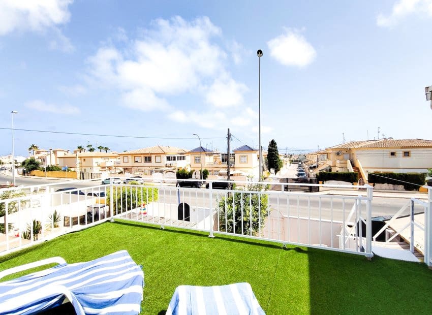 Casa de 3 habitaciones en Playa Flamenca en venta - 204.000 € (Ref: 10019722)