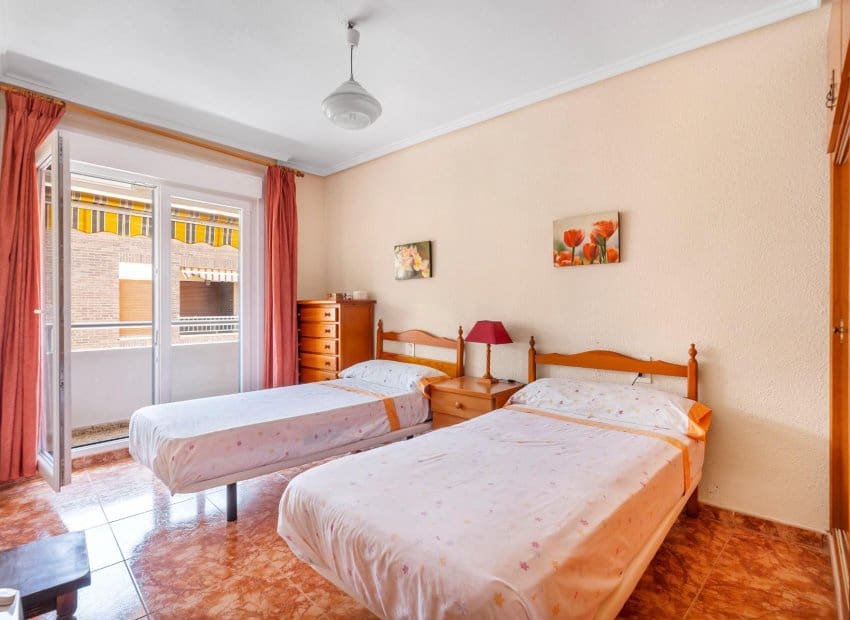 Apartamento de 3 habitaciones en Torrevieja en venta - 219.900 € (Ref: 10019723)