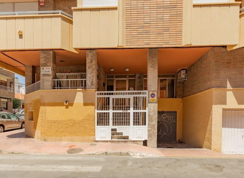 Apartamento de 3 habitaciones en Torrevieja en venta - 219.900 € (Ref: 10019723)