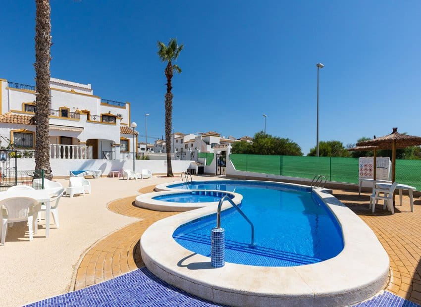 3 soveværelse Villa til salg i Vistabella med swimmingpool - € 218.000 (Ref: 10019727)