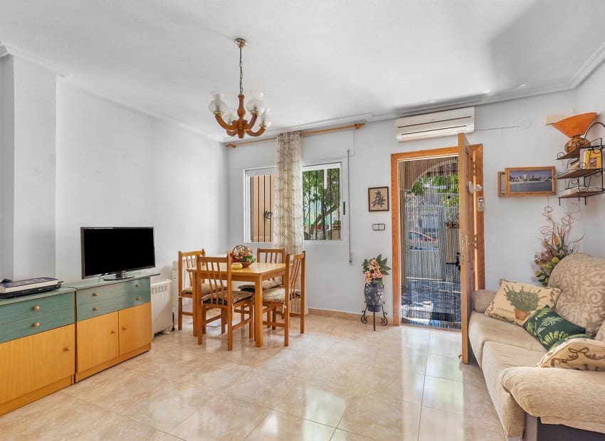 3 bedroom Villa for sale in Los Alcazares - € 159,000 (Ref: 10019728)
