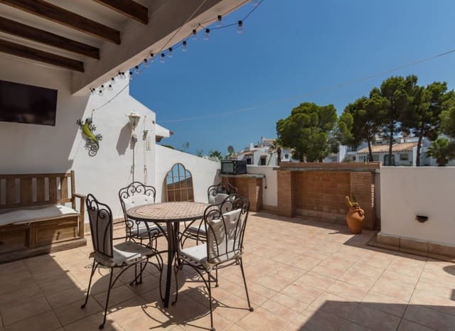 4 bedroom Townhouse for sale in Villamartin, Orihuela with pool - € 325,000 (Ref: 10019729)