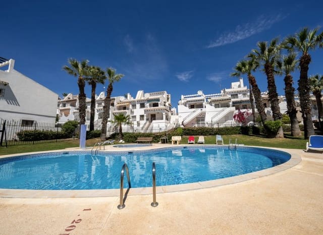 4 bedroom Townhouse for sale in Villamartin, Orihuela with pool - € 325,000 (Ref: 10019729)