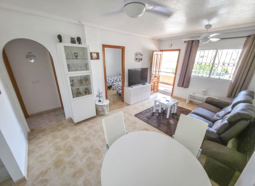 Apartamento de 2 habitaciones en Villamartin en venta con piscina - 149.950 € (Ref: 10019731)
