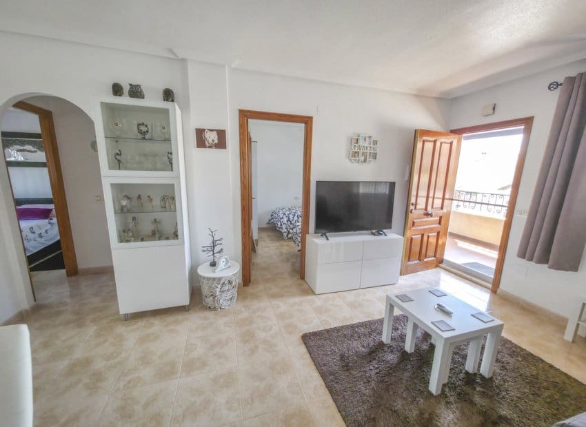 Apartamento de 2 habitaciones en Villamartin en venta con piscina - 149.950 € (Ref: 10019731)