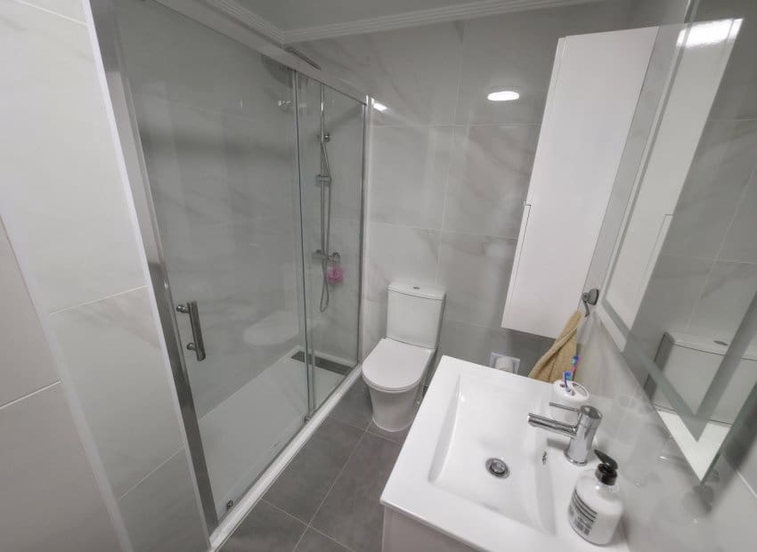 Apartamento de 2 habitaciones en Villamartin en venta con piscina - 149.950 € (Ref: 10019731)