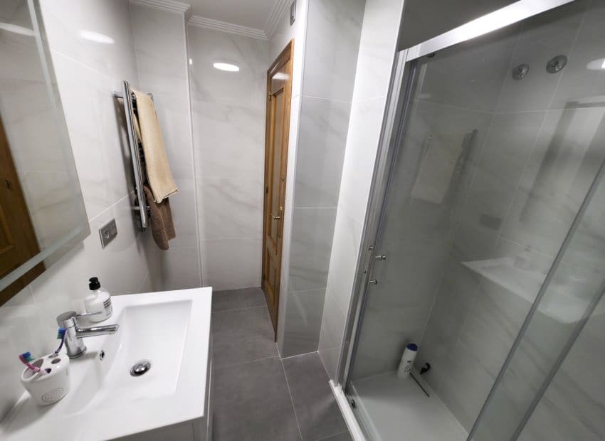 Apartamento de 2 habitaciones en Villamartin en venta con piscina - 149.950 € (Ref: 10019731)