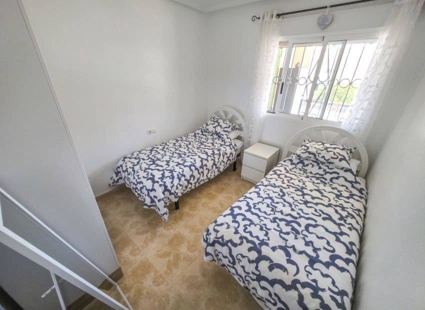 Apartamento de 2 habitaciones en Villamartin en venta con piscina - 149.950 € (Ref: 10019731)