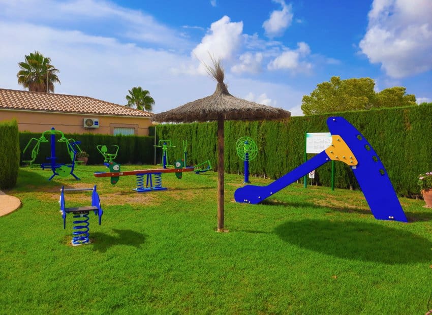 Apartamento de 2 habitaciones en Villamartin en venta con piscina - 149.950 € (Ref: 10019731)