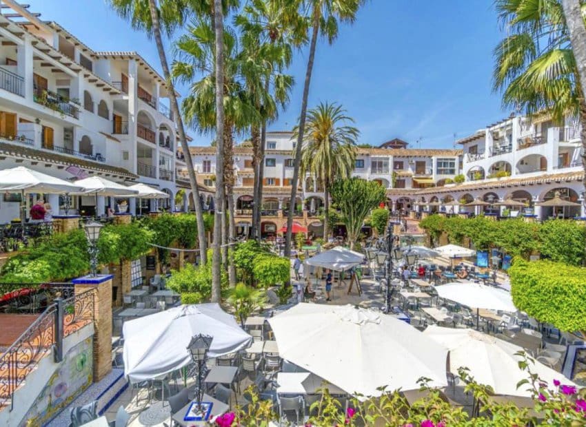 Apartamento de 2 habitaciones en Villamartin en venta con piscina - 149.950 € (Ref: 10019731)