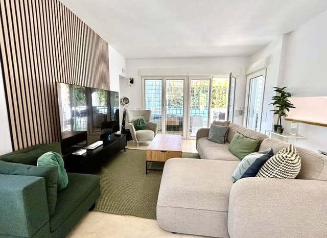 3 soveværelse Villa til salg i Villamartin, Orihuela med swimmingpool - € 524.995 (Ref: 10019733)