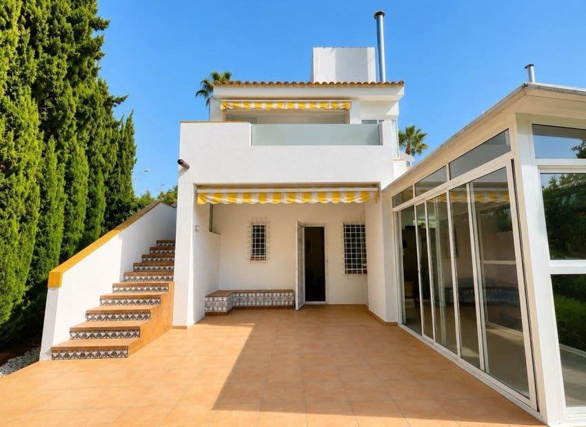 3 soveværelse Villa til salg i Villamartin med swimmingpool - € 524.995 (Ref: 10019733)