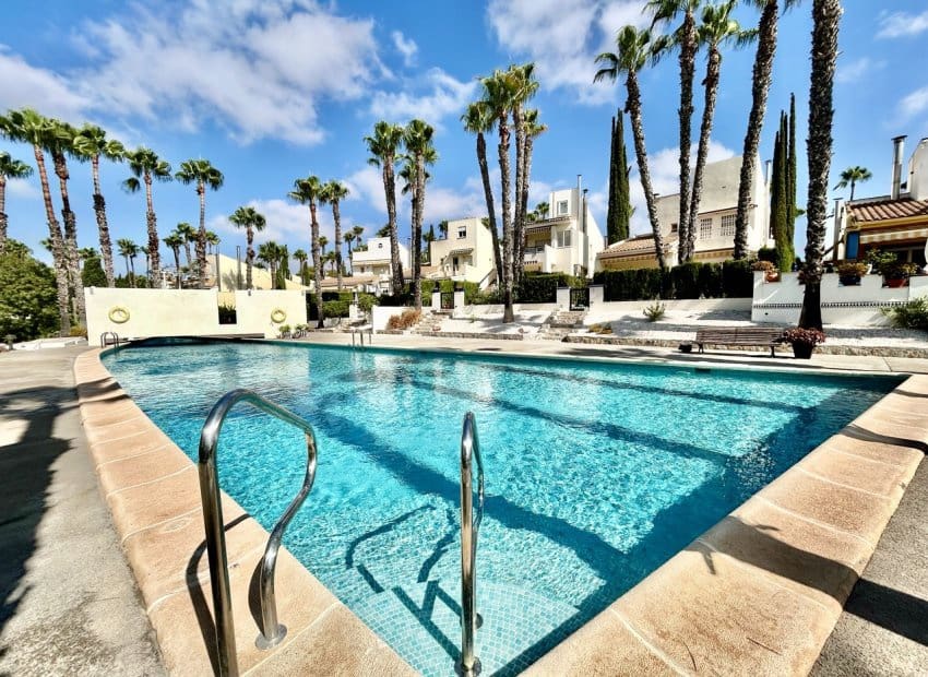 3 soveværelse Villa til salg i Villamartin med swimmingpool - € 524.995 (Ref: 10019733)