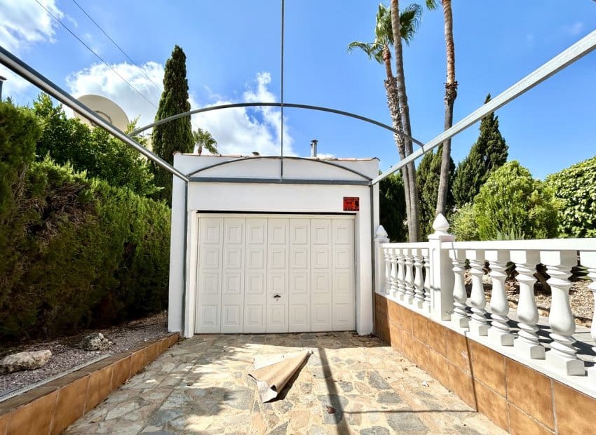 3 soveværelse Villa til salg i Villamartin med swimmingpool - € 524.995 (Ref: 10019733)