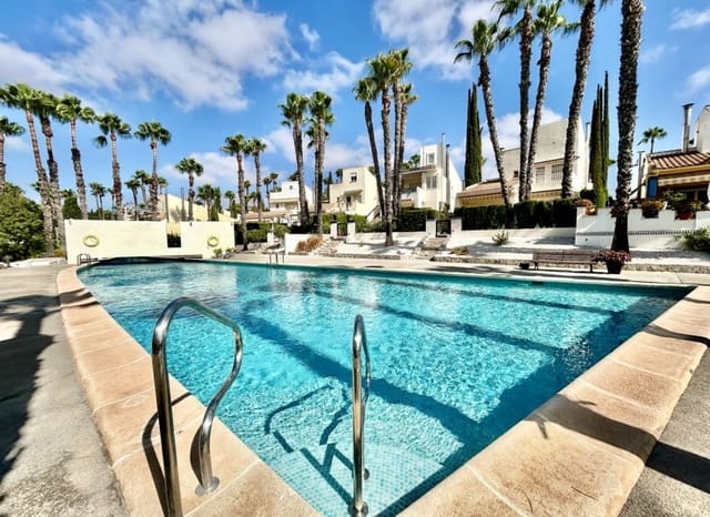 3 soveværelse Villa til salg i Villamartin, Orihuela med swimmingpool - € 524.995 (Ref: 10019733)