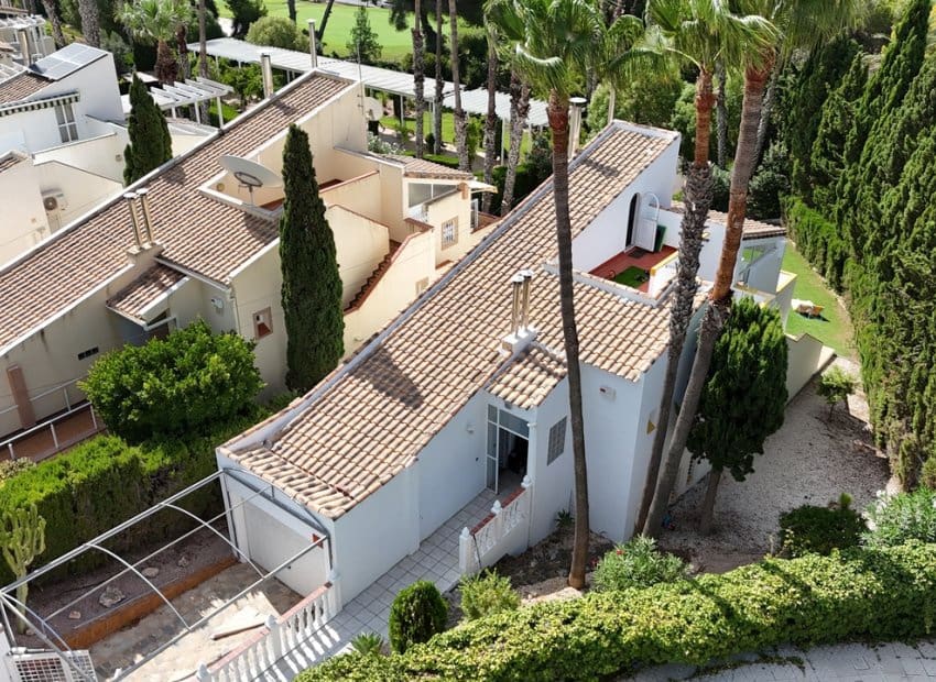 3 soveværelse Villa til salg i Villamartin med swimmingpool - € 524.995 (Ref: 10019733)