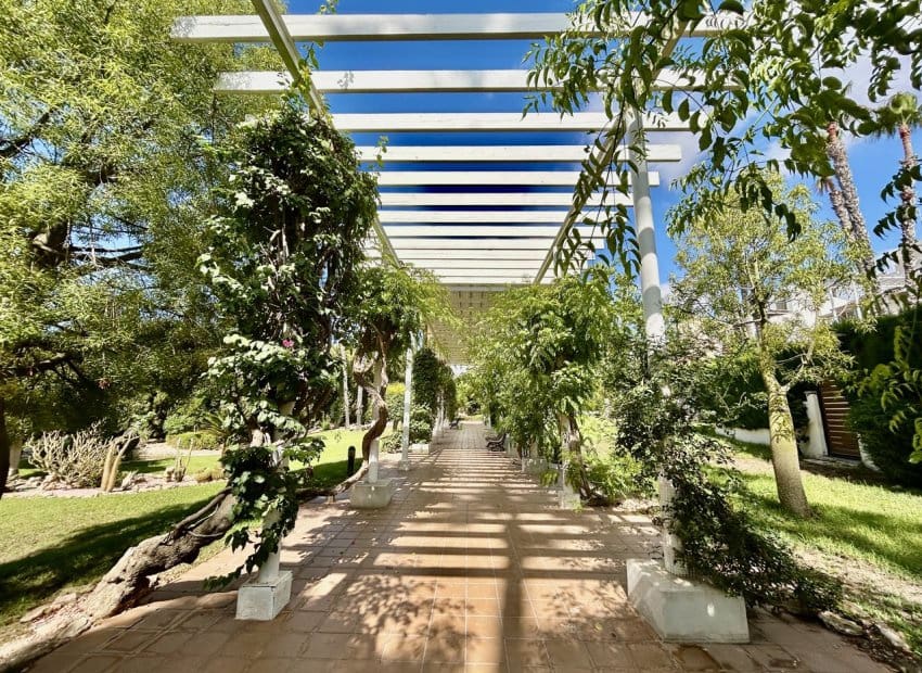 3 soveværelse Villa til salg i Villamartin med swimmingpool - € 524.995 (Ref: 10019733)