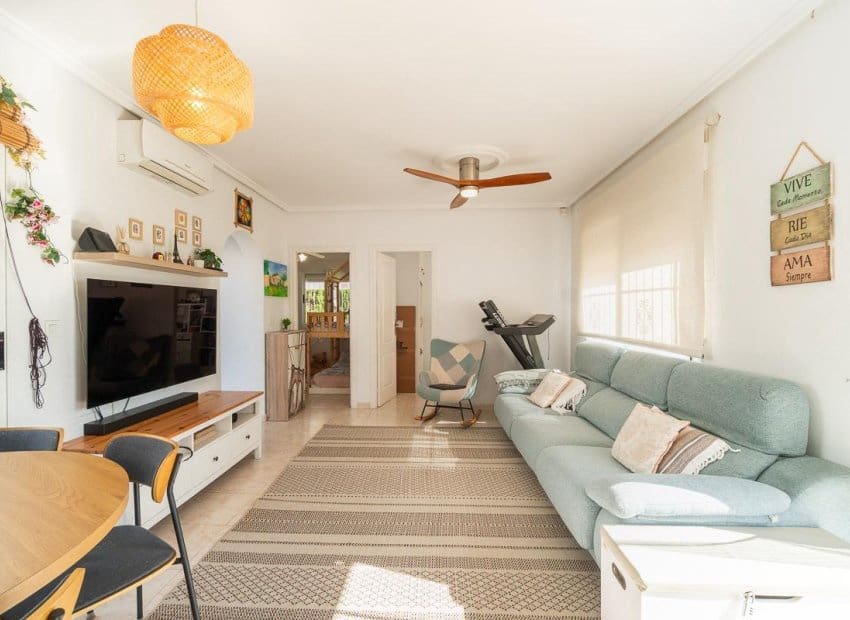 3 camera da letto Villa in vendita in Playa Flamenca con piscina - 209.000 € (Rif: 10019735)